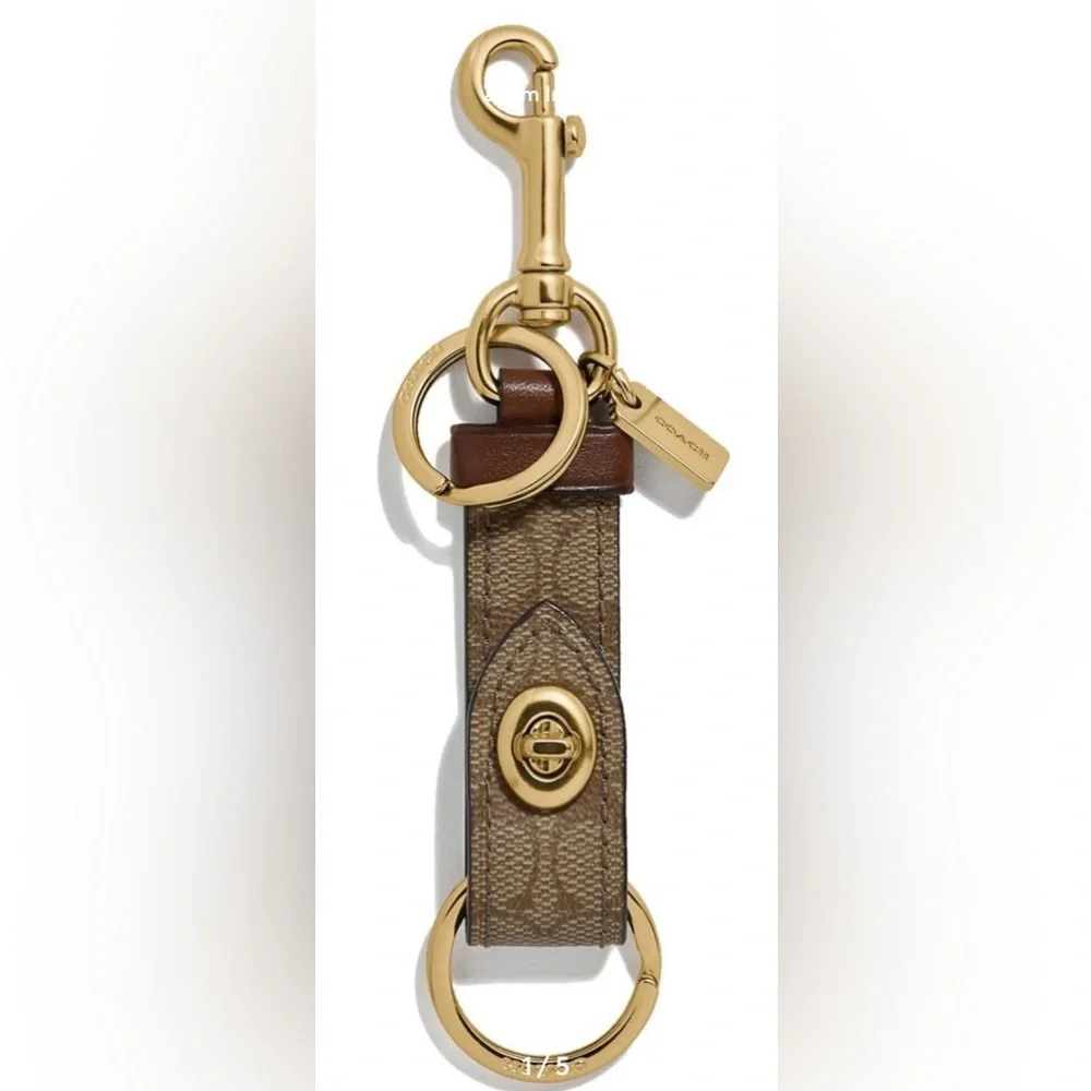 Last one! New Coach Trigger Snap Valet Key Fob Signature Leather